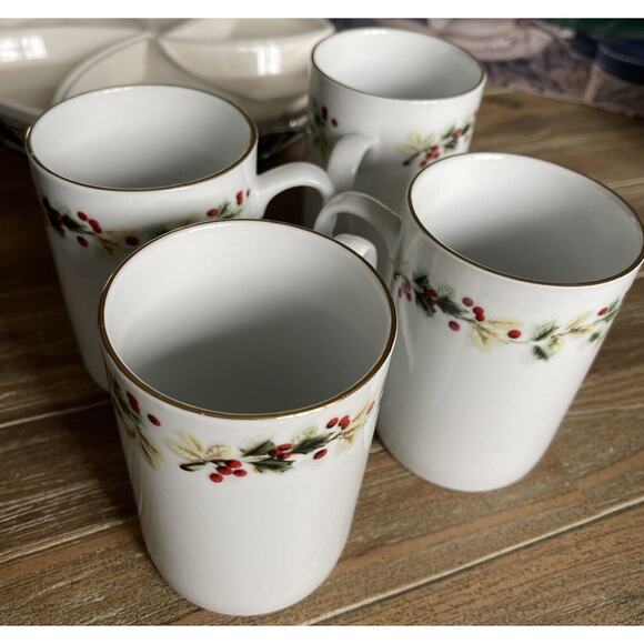 Gibson Designs Holiday Classics Mug 10306677 - Picture 2 of 4